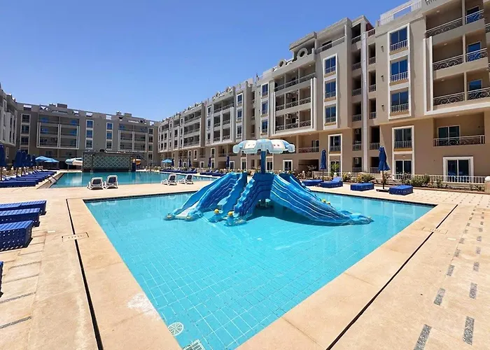 Pool View Near Airport & Hurghada